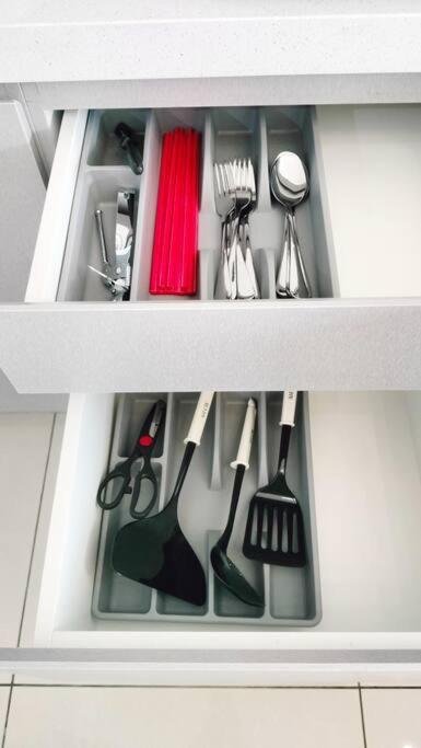 Kl Retreat Mytown Ikea Klcc Trx Mall Mrt Apartment *